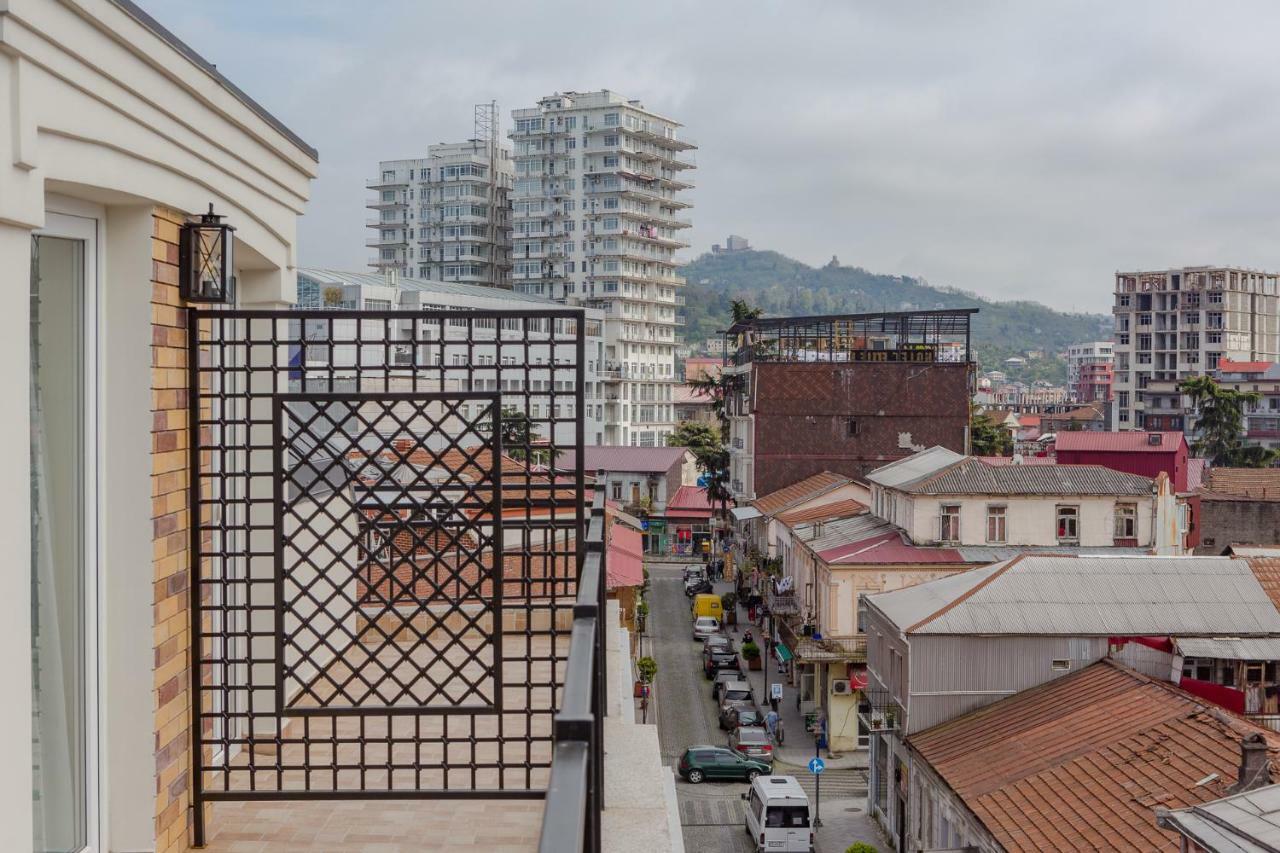 Hotel Bloom Batumi Exterior photo